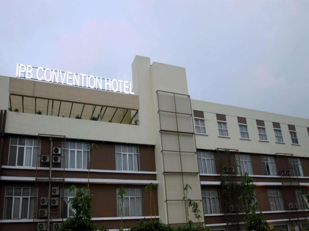 Ipb Convention Hotel Botani Square Богор Екстериор снимка