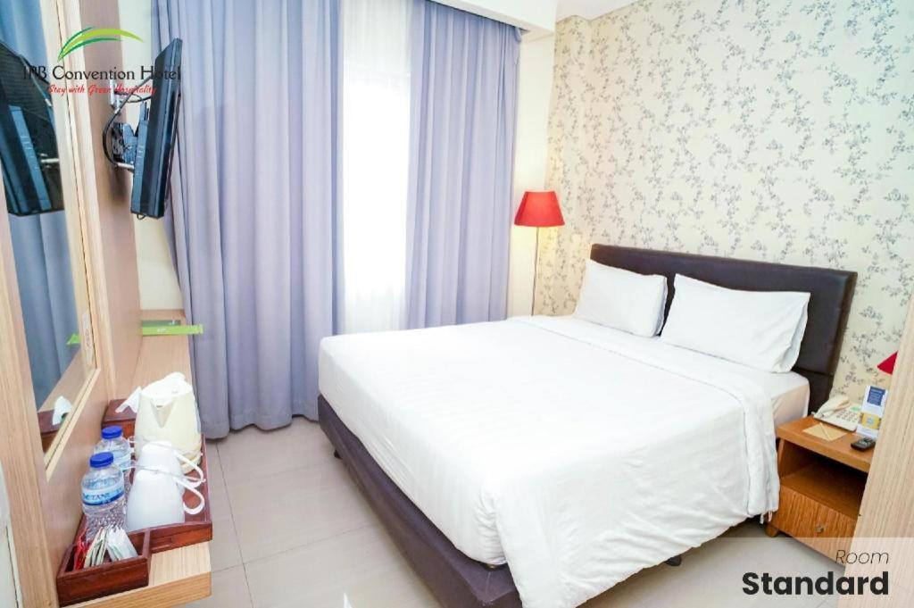 Ipb Convention Hotel Botani Square Богор Екстериор снимка