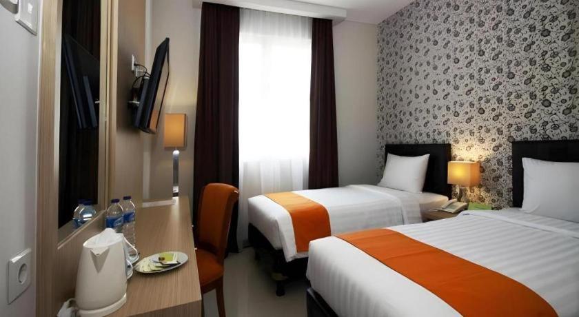 Ipb Convention Hotel Botani Square Богор Екстериор снимка