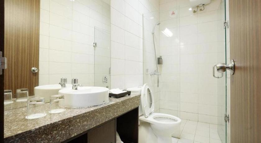 Ipb Convention Hotel Botani Square Богор Екстериор снимка
